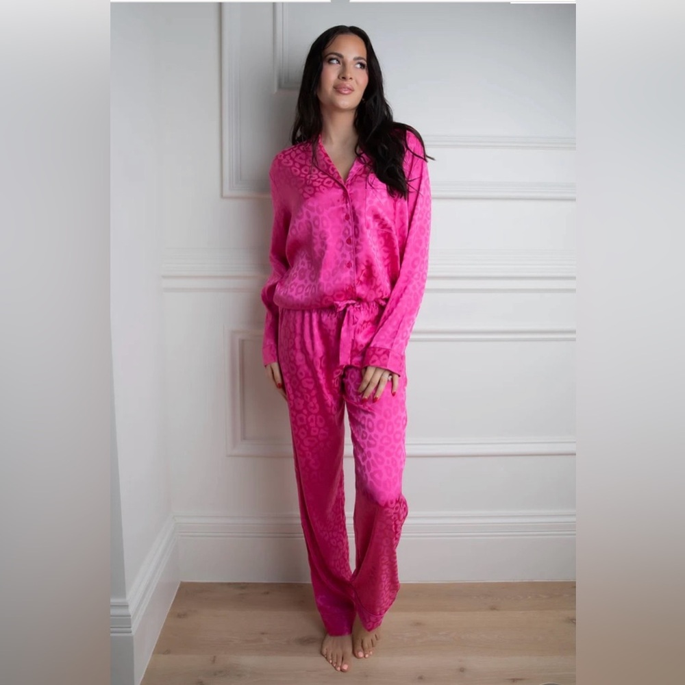 NWT Rachel Parcell Satin Jacquard Cheetah Long Sleeve Pajama Set Hot Pink XS - Picture 1 of 15